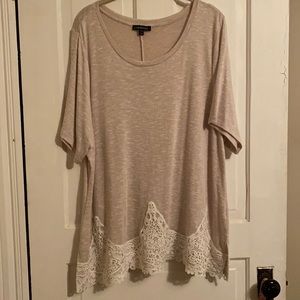 Women’s top size 18/20